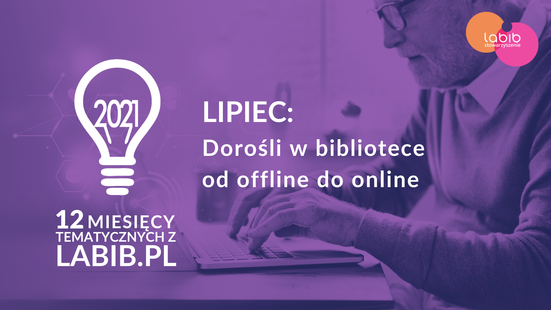 Dorośli w bibliotece od offline do online