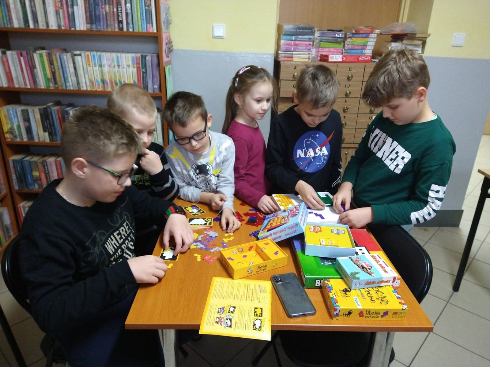 Trening szarych komórek w bibliotece