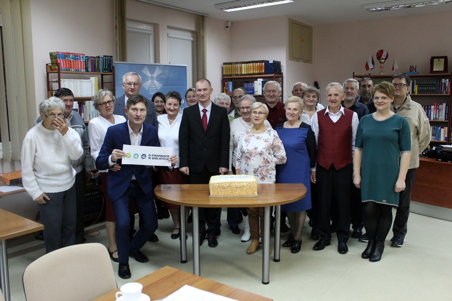 „Podaj dalej” w ramach 6 edycji „O finansach… w bibliotece” w Kolbuszowej i zakończenie projektu